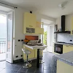 Lovely Overlooking By Rent شقة Carate Urio