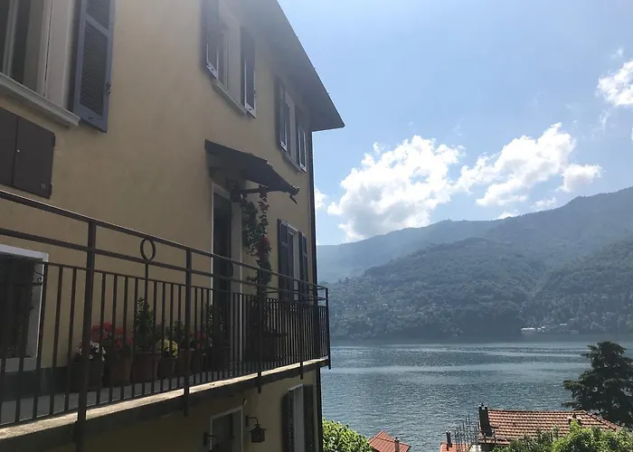 Lovely Overlooking By Rent Apartmán Carate Urio