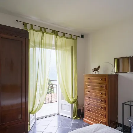 Apartment Lovely Overlooking By Rent Carate Urio