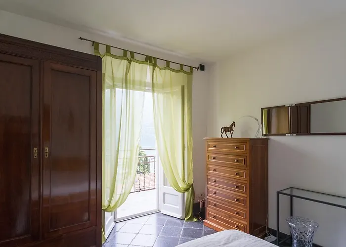 アパート Lovely Overlooking By Rent Carate Urio