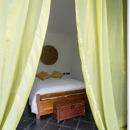 Апартаменты Lovely Overlooking By Rent Carate Urio